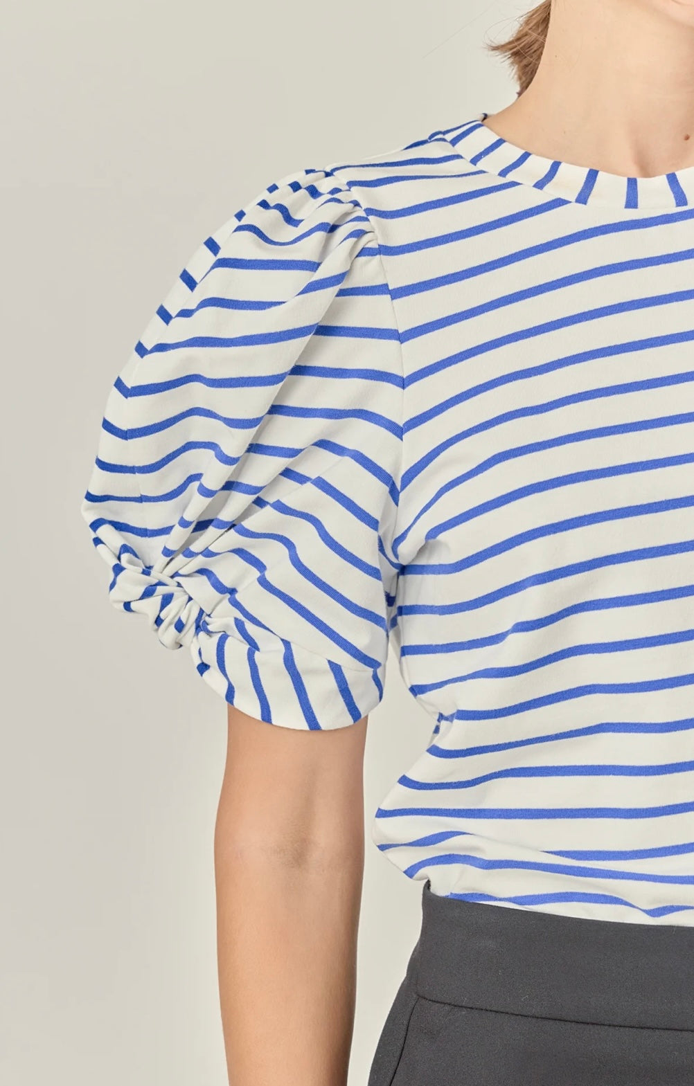 White/blue Crewneck Top