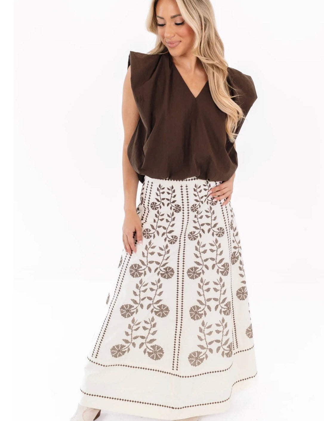 Maelan Skirt Cream, cream embroidered midi skirt