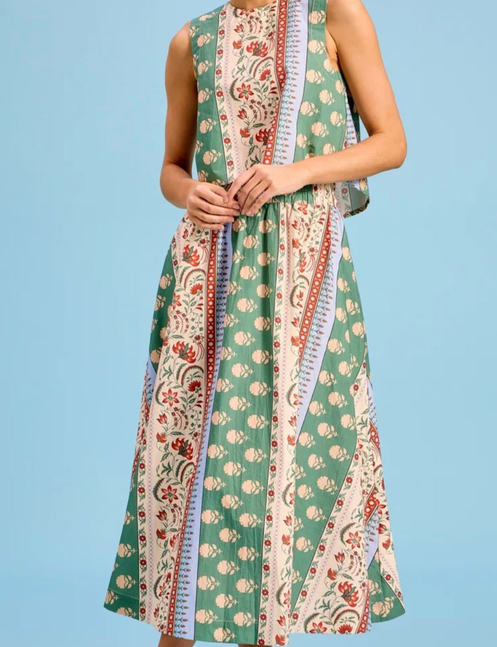 Back view of the Bramble Top, a Livro Bramble print fall top
