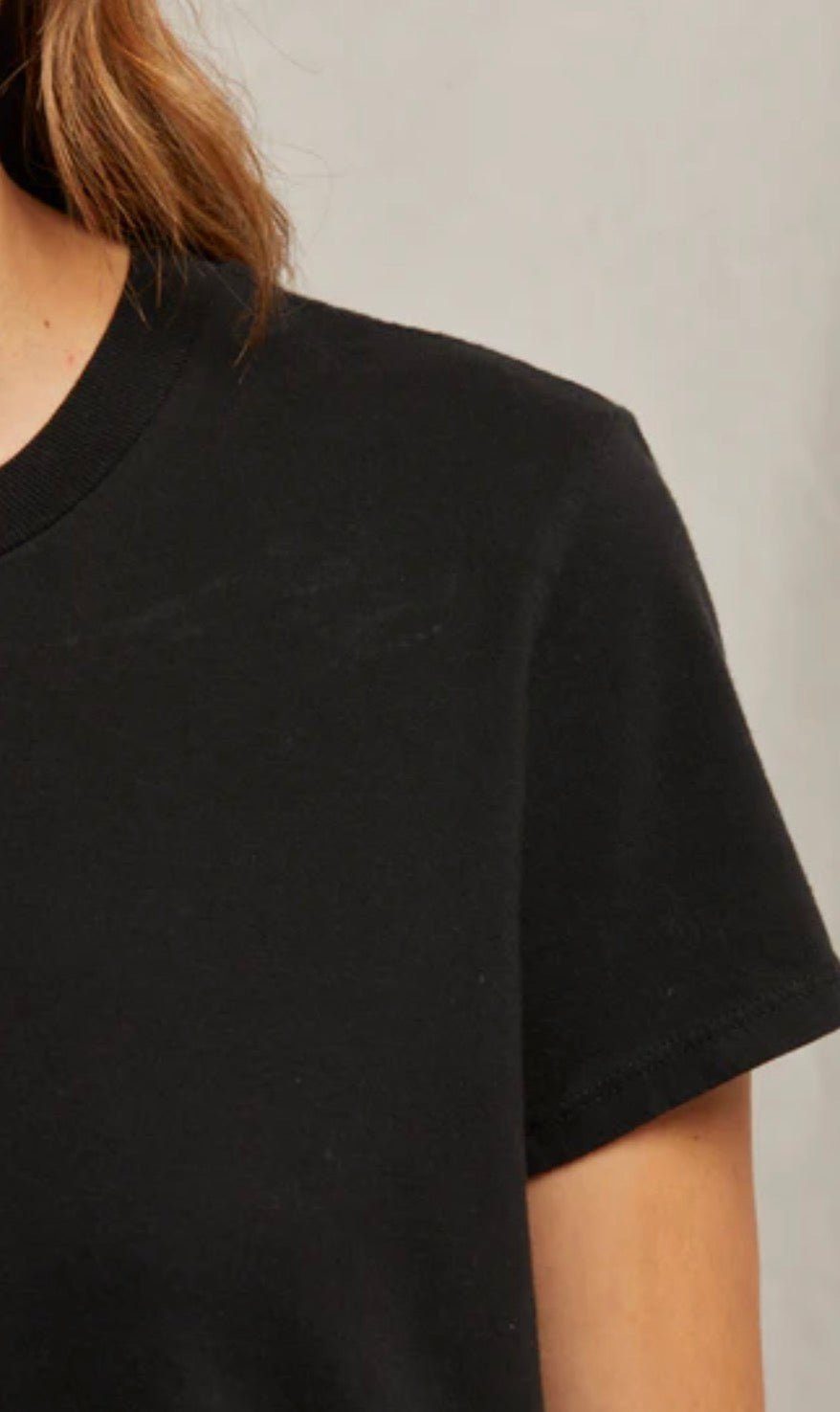 Close-up of the ringspun jersey cotton on the Perfect Black Tee