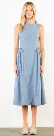 Side view of the Daily Denim Dress showing the bateau neckline and linen-look texture – Lady & Tucker
